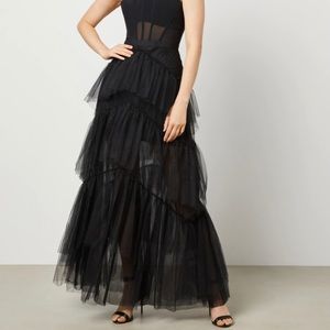 Selling the BCBG Tulle Corset Essential gown. Worn once to prom last year🖤🖤